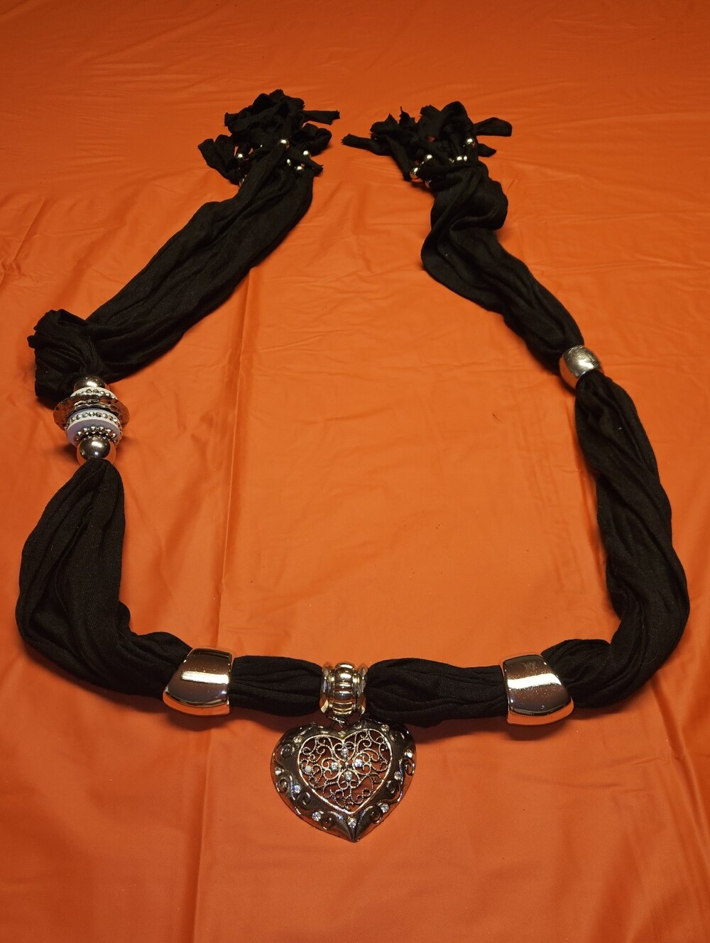 Black Heart Pendant Scarf Necklace w/Silver & White Unbranded Approx 65" E.U.C.